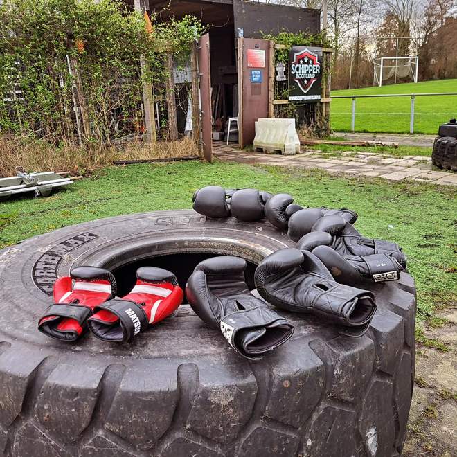 Doe Mee aan de Fightcamp Groepsles bij Schipper Bootcamp: Trek de Bokshandschoenen Aan! | Schipper Bootcamp Hazerswoude-Rijndijk